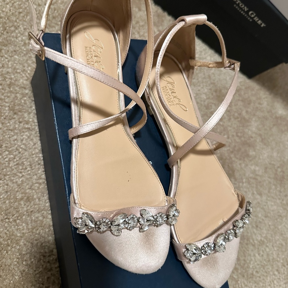 Jewel Badgley Mischka Pink Sandals with Crystal Embellishments